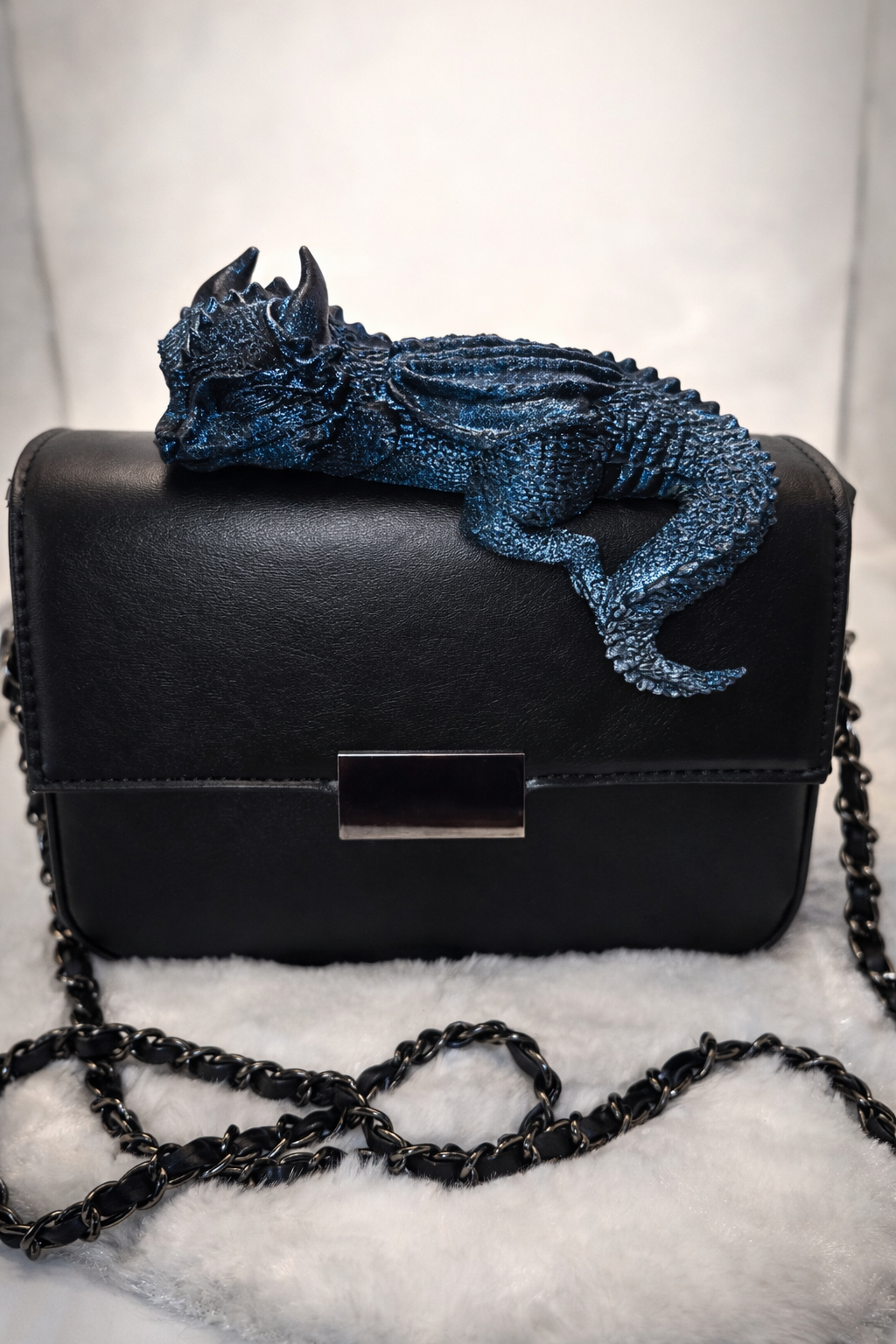 Drachen Statement Tasche – Abnehmbarer Kantenhocker