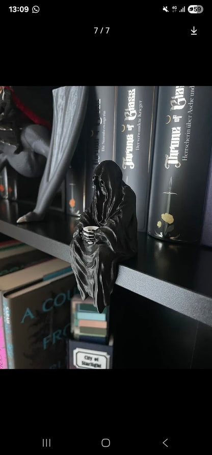 Der Tod mit Teetasse / Suriel Kantenhocker